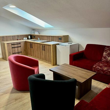 Tri Kopy*** - Penzion, Restauracia A Pizza Smrečany Exteriér fotografie