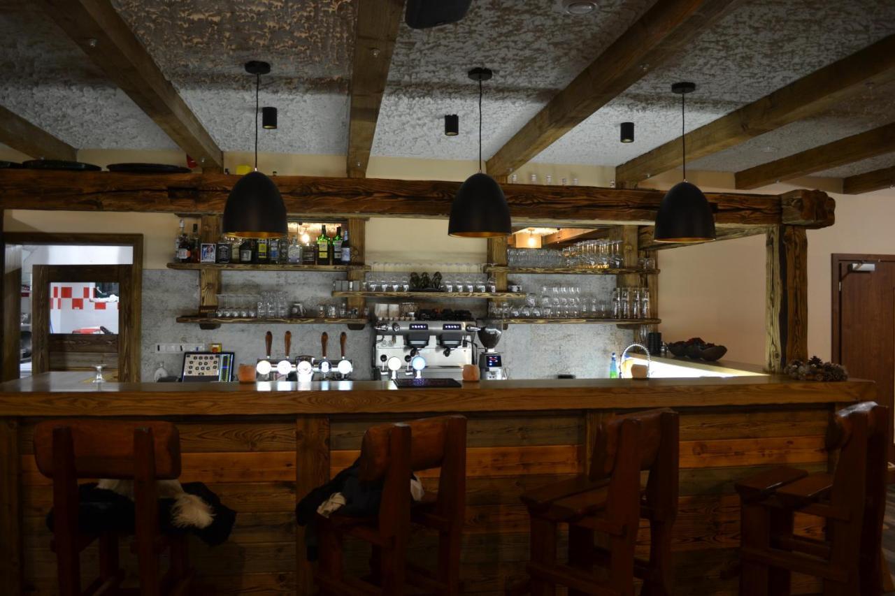 Tri Kopy*** - Penzion, Restauracia A Pizza Smrečany Exteriér fotografie